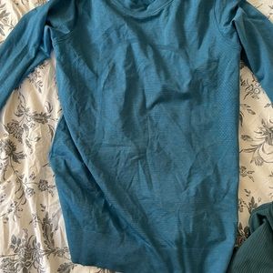 Lululemon swiftly long sleeve size 6